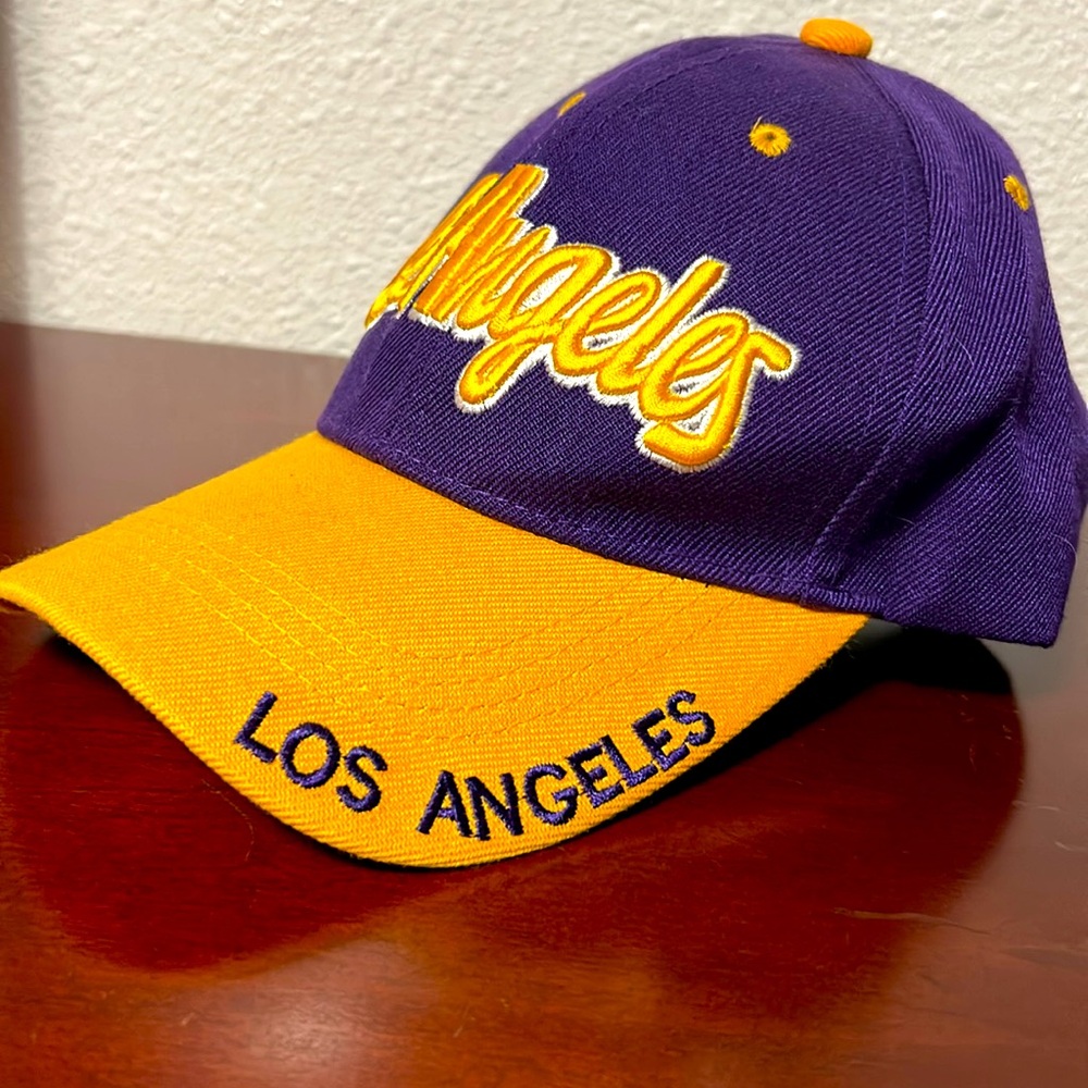 LA LAKERS AMERICAN NEEDLE PURPLE/ GOLD CAP STRAPBACK W/ LOS ANGELES ON THE BACK. - Picture 3 of 5